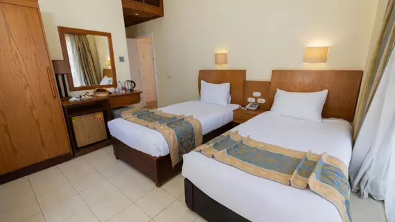 Empire Beach Hotel | Kızıldeniz İli - Hurgada (ve civarı) - Hurgada - Corniche Yolu-Dahar