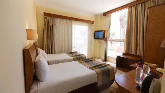 Empire Beach Hotel | Kızıldeniz İli - Hurgada (ve civarı) - Hurgada - Corniche Yolu-Dahar